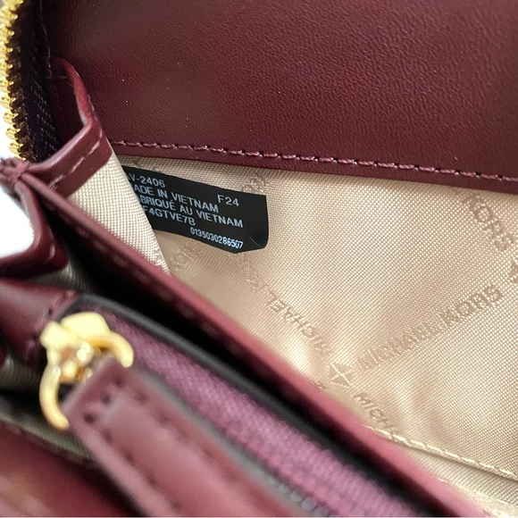 Michael Kors Logo Stripe Continental Wristlet - Picture 8 of 8